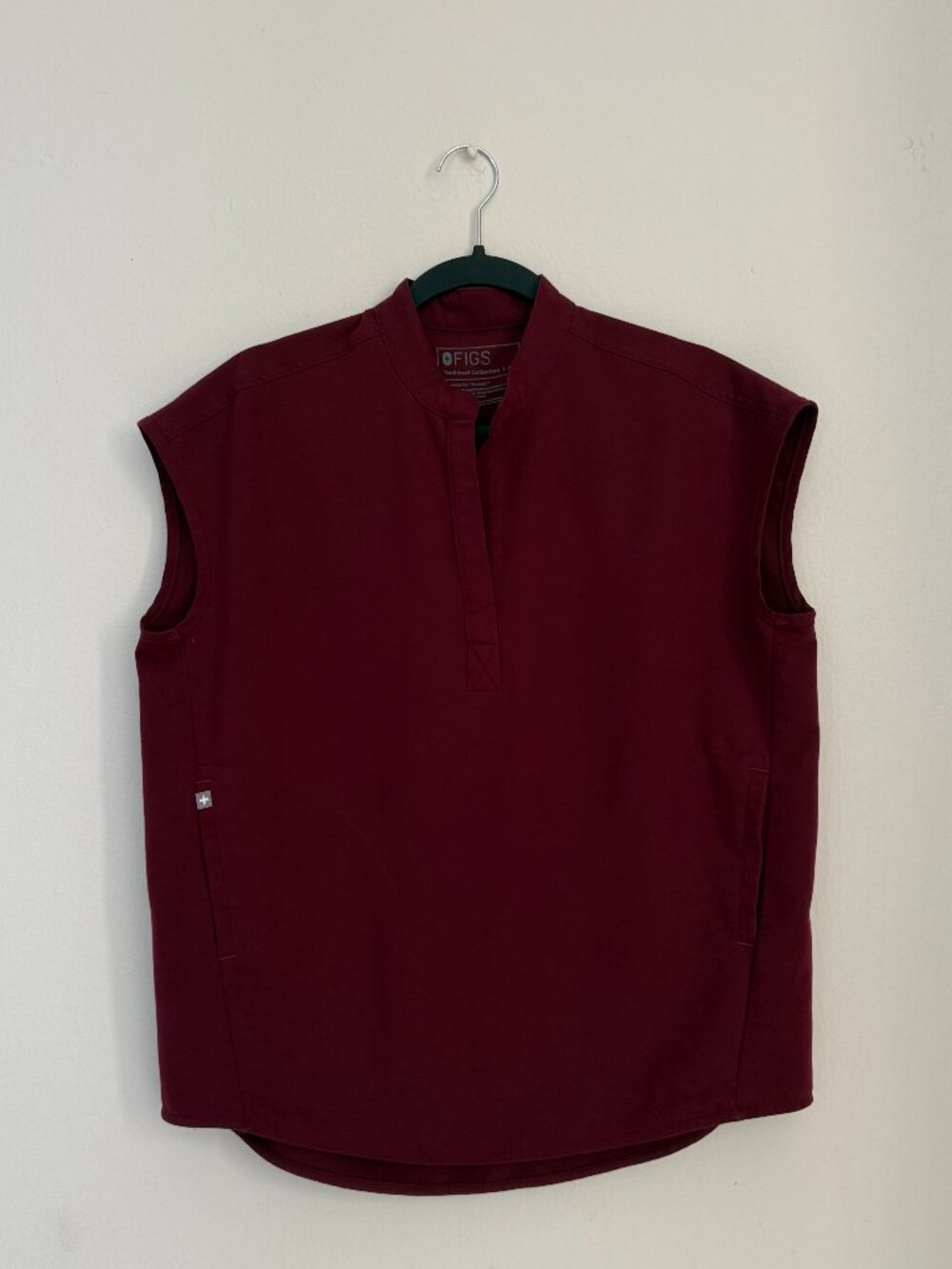 FIGS Rafaela Scrub Top XS Burgundy